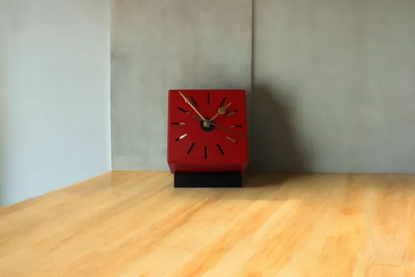 Matte Cube Table Clock - Image 5